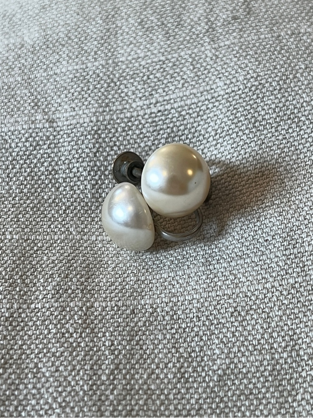 Fake pearl twist on earrings